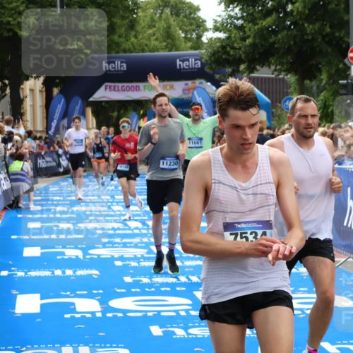 29.06.2025 - hella hamburg halbmarathon Zöllner http://msf.ph/oto/8192509 29.06.2025 10:34:39 Ziel 16148, 1644, 6169, 6878, 7534, 11230, 11661, 15887, 16148, 18026 meine-sportfotos.de