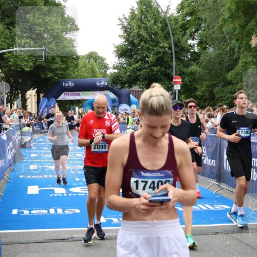 29.06.2025 - hella hamburg halbmarathon Zöllner http://msf.ph/oto/8192510 29.06.2025 10:45:04 Ziel 1171, 1424, 1520, 2890, 3917, 6266, 7709, 7843, 9030, 9710, 10741, 11688, 13919, 15334, 16058, 17381, 17382, 17544, 18055 meine-sportfotos.de