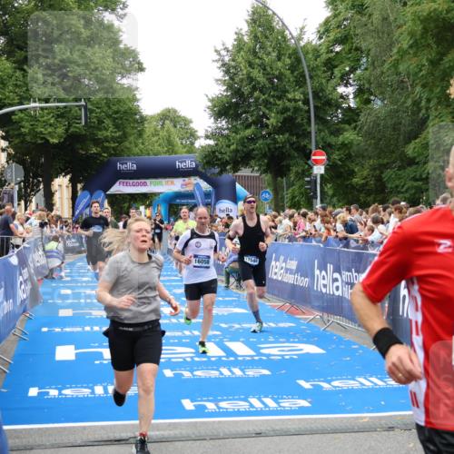 29.06.2025 - hella hamburg halbmarathon Zöllner http://msf.ph/oto/8192619 29.06.2025 10:45:05 Ziel 1171, 1424, 1520, 3917, 4997, 6266, 7709, 7843, 9710, 10741, 11688, 13919, 15334, 15365, 16058, 17381, 17544, 18055 meine-sportfotos.de