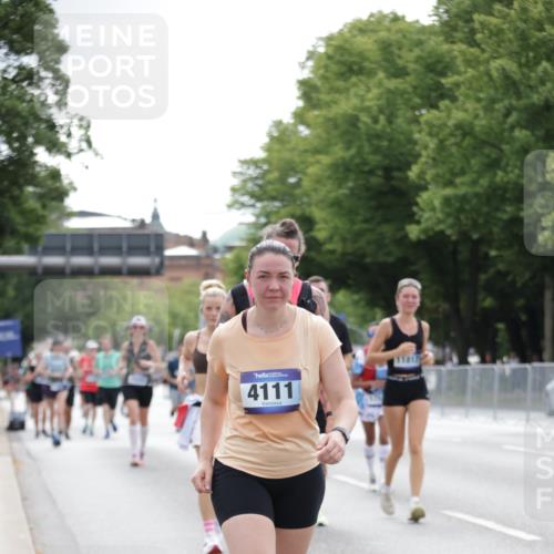 29.06.2025 - hella hamburg halbmarathon Jannik Wohlers http://msf.ph/oto/8192669 29.06.2025 10:24:20 Lombardsbrücke 1352, 1395, 2108, 2249, 2280, 2944, 3053, 3099, 3113, 3132, 3421, 4111, 4221, 4444, 5126, 5138, 5829, 5830, 6261, 6570, 10907, 11651, 11816, 11817, 12070, 12303, 13111, 13113, 13638, 14898, 15124, 15796, 15975, 17535, 18105 meine-sportfotos.de