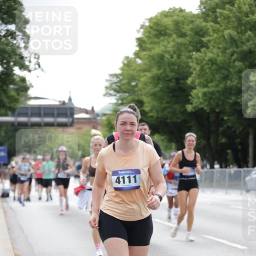 29.06.2025 - hella hamburg halbmarathon Jannik Wohlers http://msf.ph/oto/8192686 29.06.2025 10:24:20 Lombardsbrücke 1352, 1395, 2108, 2249, 2280, 2944, 3053, 3099, 3113, 3132, 3421, 4111, 4221, 4444, 5126, 5138, 5829, 5830, 6261, 6570, 10907, 11651, 11816, 11817, 12070, 12303, 13111, 13113, 13638, 14898, 15124, 15796, 15975, 17535, 18105 meine-sportfotos.de
