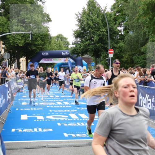 29.06.2025 - hella hamburg halbmarathon Zöllner http://msf.ph/oto/8192697 29.06.2025 10:45:06 Ziel 1171, 1424, 3917, 4997, 6266, 7709, 7843, 9710, 10313, 10741, 11688, 13919, 15334, 15365, 16058, 17381, 17544 meine-sportfotos.de