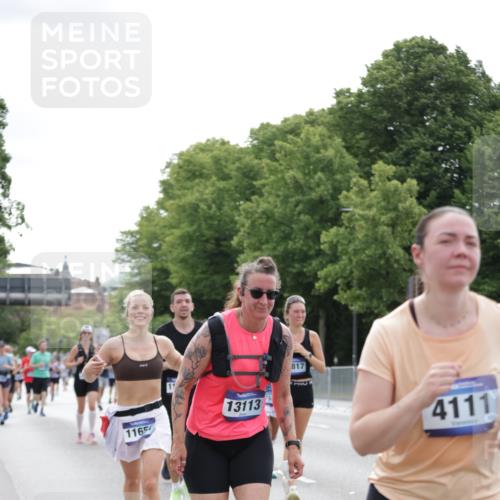 29.06.2025 - hella hamburg halbmarathon Jannik Wohlers http://msf.ph/oto/8192775 29.06.2025 10:24:22 Lombardsbrücke 1352, 1395, 2108, 2249, 2280, 2944, 3053, 3099, 3113, 3132, 4008, 4010, 4111, 4221, 4444, 5126, 5138, 5829, 5830, 6261, 6570, 10907, 11651, 11816, 11817, 12070, 12303, 14898, 15124, 15796, 15975, 17535, 18105 meine-sportfotos.de