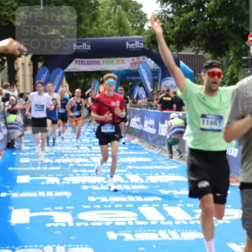 29.06.2025 - hella hamburg halbmarathon Zöllner http://msf.ph/oto/8192776 29.06.2025 10:34:41 Ziel 16148, 5152, 5554, 6169, 6878, 8395, 11230, 11661, 14289, 14603, 15887, 16148, 17014, 18026 meine-sportfotos.de