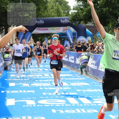 29.06.2025 - hella hamburg halbmarathon Zöllner http://msf.ph/oto/8192824 29.06.2025 10:34:42 Ziel 16148, 5152, 5554, 6169, 6878, 8395, 11661, 14289, 14603, 15887, 16148, 17014, 18026 meine-sportfotos.de