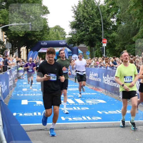 29.06.2025 - hella hamburg halbmarathon Zöllner http://msf.ph/oto/8192937 29.06.2025 10:45:09 Ziel 1171, 2270, 3917, 4997, 6266, 6575, 6819, 7709, 7843, 9302, 9710, 10313, 10741, 11688, 13919, 15334, 15365, 16685, 16689, 17381, 17960 meine-sportfotos.de