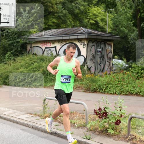 29.06.2025 - hella hamburg halbmarathon Yannick Fuchs http://msf.ph/oto/8192965 29.06.2025 10:31:18 20KM 1385, 1571, 2121, 3959, 5315, 5961, 6915, 7831, 8084, 8121, 9313, 10404, 10852, 11120, 11304, 11620, 12051, 12168, 12916, 13991, 14075, 14622, 15621, 16158, 17078, 17192, 18038, 18733 meine-sportfotos.de