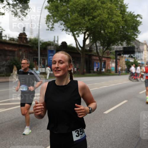29.06.2025 - hella hamburg halbmarathon Yannick Fuchs http://msf.ph/oto/8193002 29.06.2025 10:44:05 20KM 1216, 1321, 2020, 2234, 2788, 3296, 3414, 3543, 3562, 3852, 4247, 4933, 5447, 5894, 5978, 6115, 6125, 6282, 7100, 7657, 8454, 8576, 8689, 8813, 8899, 8921, 9031, 9303, 9491, 9551, 9597, 9723, 10189, 10480, 11339, 11975, 12203, 12271, 12733, 13159, 13225, 13282, 13463, 13758, 13976, 14562, 14794, 14838, 15519, 15620, 15966, 16000, 16403, 16732, 16738, 16843, 16877, 16887, 17001, 17282, 17319, 17908, 18229, 18350, 18451, 18499, 18960 meine-sportfotos.de