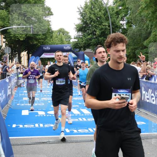 29.06.2025 - hella hamburg halbmarathon Zöllner http://msf.ph/oto/8193026 29.06.2025 10:45:10 Ziel 2270, 3917, 4997, 6266, 6575, 6819, 7087, 7709, 7843, 9302, 9710, 10313, 10741, 11688, 13919, 15334, 15365, 16685, 16689, 17120, 17960, 18346, 18718 meine-sportfotos.de
