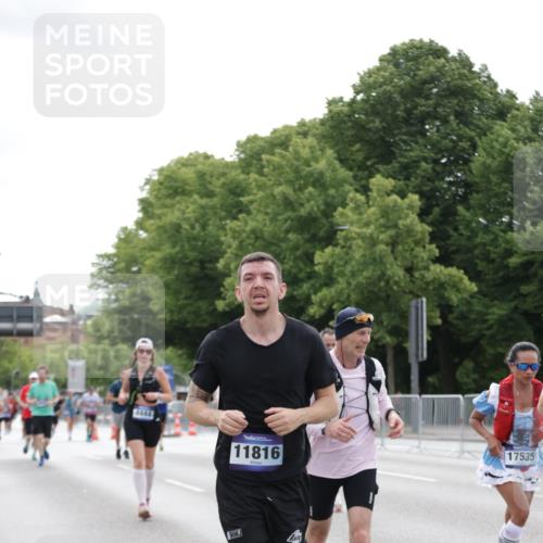 29.06.2025 - hella hamburg halbmarathon Jannik Wohlers http://msf.ph/oto/8193040 29.06.2025 10:24:25 Lombardsbrücke 1352, 2108, 2249, 2944, 3099, 3113, 4008, 4010, 4221, 4444, 5126, 6261, 10907, 11651, 11816, 11817, 14898, 15124, 15942, 15975, 17535, 18105, 18194, 18198 meine-sportfotos.de