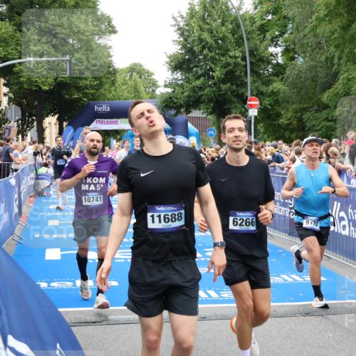 29.06.2025 - hella hamburg halbmarathon Zöllner http://msf.ph/oto/8193083 29.06.2025 10:45:12 Ziel 2270, 3917, 4997, 6375, 6575, 6819, 7087, 9302, 9710, 10313, 10741, 13919, 15365, 15651, 16685, 16689, 17120, 17960, 18346, 18718 meine-sportfotos.de