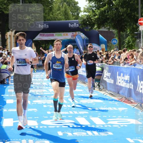 29.06.2025 - hella hamburg halbmarathon Zöllner http://msf.ph/oto/8193130 29.06.2025 10:34:44 Ziel 16148, 5048, 5152, 5554, 6169, 6878, 8395, 12369, 14289, 14549, 14603, 15887, 16148, 17014, 18026 meine-sportfotos.de