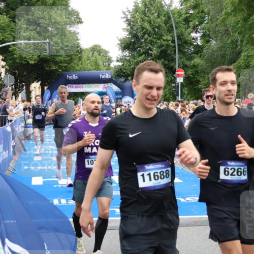 29.06.2025 - hella hamburg halbmarathon Zöllner http://msf.ph/oto/8193142 29.06.2025 10:45:12 Ziel 2270, 3917, 4997, 6375, 6575, 6819, 7087, 9302, 9710, 10313, 10741, 13919, 15365, 15651, 16685, 16689, 17120, 17960, 18346, 18718 meine-sportfotos.de