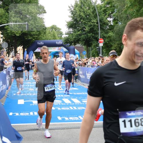 29.06.2025 - hella hamburg halbmarathon Zöllner http://msf.ph/oto/8193207 29.06.2025 10:45:13 Ziel 2270, 3917, 4997, 6054, 6375, 6575, 6819, 7087, 9302, 9710, 10313, 13919, 15365, 15651, 16685, 16689, 17120, 17960, 18346, 18718 meine-sportfotos.de