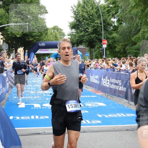 29.06.2025 - hella hamburg halbmarathon Zöllner http://msf.ph/oto/8193307 29.06.2025 10:45:14 Ziel 2270, 4997, 6054, 6375, 6575, 6819, 7087, 9302, 10313, 12783, 15365, 15636, 15651, 15760, 16513, 16685, 16689, 17120, 17960, 18346, 18718 meine-sportfotos.de