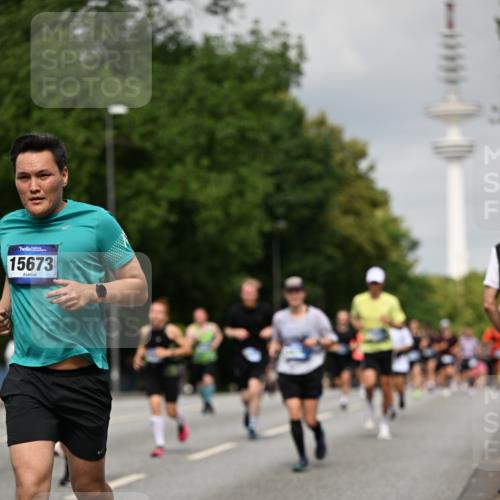 29.06.2025 - hella hamburg halbmarathon Dr. Thomas Lammeyer http://msf.ph/oto/8193317 29.06.2025 10:11:13 Kennedybrücke 1245, 4502, 5287, 5807, 5845, 6314, 6664, 9560, 10212, 10703, 11114, 11394 meine-sportfotos.de