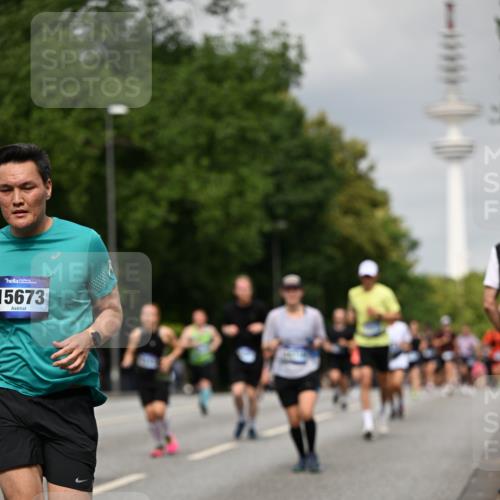 29.06.2025 - hella hamburg halbmarathon Dr. Thomas Lammeyer http://msf.ph/oto/8193340 29.06.2025 10:11:13 Kennedybrücke 1245, 4502, 5287, 5807, 5845, 6314, 6664, 9560, 10212, 10703, 11114, 11394 meine-sportfotos.de