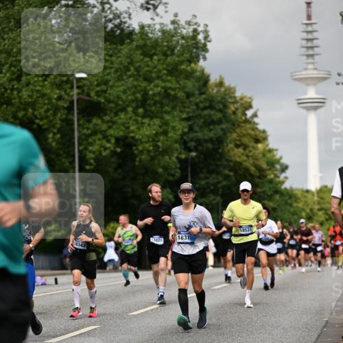 29.06.2025 - hella hamburg halbmarathon Dr. Thomas Lammeyer http://msf.ph/oto/8193359 29.06.2025 10:11:14 Kennedybrücke 4502, 5287, 5807, 5845, 6314, 6664, 9560, 10212, 10703, 11114, 11394 meine-sportfotos.de