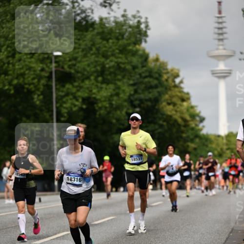29.06.2025 - hella hamburg halbmarathon Dr. Thomas Lammeyer http://msf.ph/oto/8193461 29.06.2025 10:11:15 Kennedybrücke 4502, 5287, 5807, 5845, 5926, 6314, 6664, 9560, 10212, 10703, 11114, 11394 meine-sportfotos.de