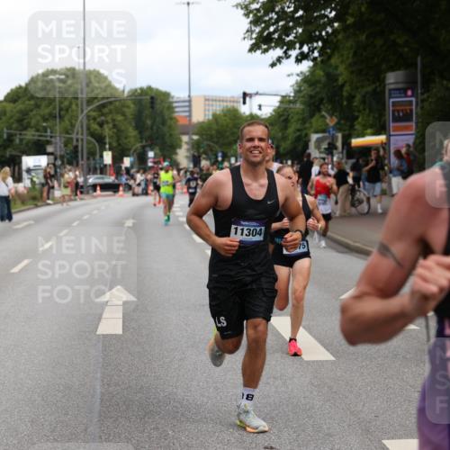29.06.2025 - hella hamburg halbmarathon Yannick Fuchs http://msf.ph/oto/8193465 29.06.2025 10:31:21 20KM 1385, 1571, 2121, 3959, 5315, 5961, 6915, 7831, 8084, 8121, 9313, 10404, 10680, 10852, 11120, 11304, 11620, 11833, 12051, 12168, 12916, 13991, 14075, 16158, 17024, 17078, 17192, 17306, 17723, 18038, 18062, 18733 meine-sportfotos.de