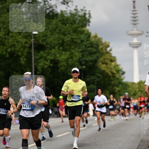 29.06.2025 - hella hamburg halbmarathon Dr. Thomas Lammeyer http://msf.ph/oto/8193480 29.06.2025 10:11:16 Kennedybrücke 4502, 5287, 5807, 5845, 5926, 6314, 6664, 9560, 10212, 10283, 10703, 11114, 11394 meine-sportfotos.de