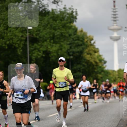 29.06.2025 - hella hamburg halbmarathon Dr. Thomas Lammeyer http://msf.ph/oto/8193489 29.06.2025 10:11:16 Kennedybrücke 4502, 5287, 5807, 5845, 5926, 6314, 6664, 9560, 10212, 10283, 10703, 11114, 11394 meine-sportfotos.de