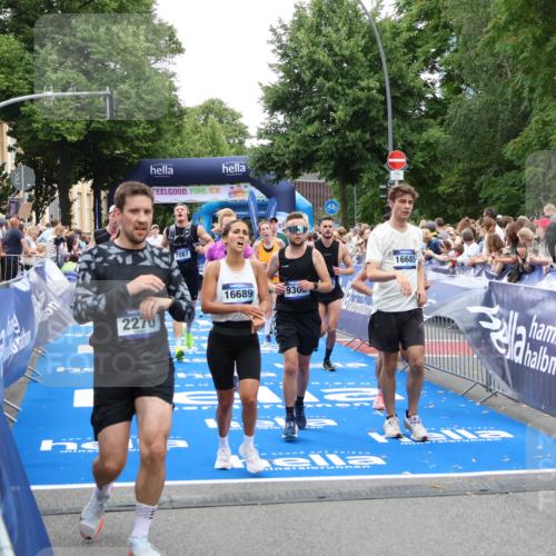 29.06.2025 - hella hamburg halbmarathon Zöllner http://msf.ph/oto/8193533 29.06.2025 10:45:16 Ziel 2188, 2270, 6054, 6375, 6575, 6819, 7087, 9302, 10064, 12783, 15563, 15636, 15651, 15741, 15760, 16513, 16685, 16689, 17120, 17960, 18346, 18718 meine-sportfotos.de