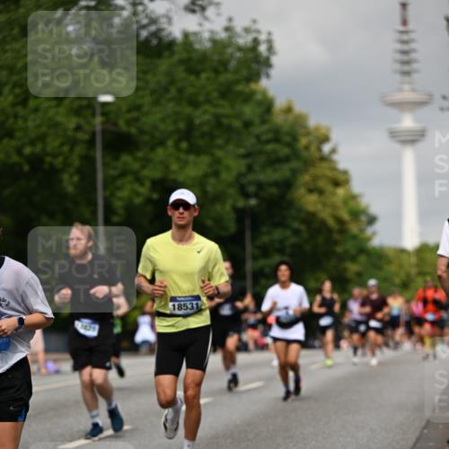 29.06.2025 - hella hamburg halbmarathon Dr. Thomas Lammeyer http://msf.ph/oto/8193534 29.06.2025 10:11:17 Kennedybrücke 4502, 5287, 5807, 5845, 5926, 6314, 6664, 10212, 10283, 10703, 11114, 11394 meine-sportfotos.de