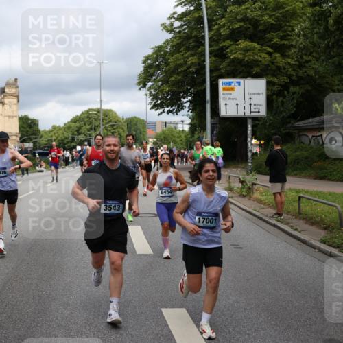 29.06.2025 - hella hamburg halbmarathon Yannick Fuchs http://msf.ph/oto/8193535 29.06.2025 10:44:07 20KM 1216, 1321, 2020, 2234, 2788, 3296, 3414, 3543, 3562, 3852, 3947, 4247, 4933, 5447, 5894, 5978, 6115, 6125, 6282, 7100, 7657, 8153, 8454, 8576, 8689, 8813, 8899, 8921, 9031, 9303, 9491, 9551, 9597, 9723, 10189, 10480, 11339, 11975, 12203, 12235, 12733, 13159, 13225, 13282, 13463, 13758, 13976, 14562, 14794, 14838, 15519, 15620, 15966, 16000, 16403, 16732, 16738, 16843, 16877, 16887, 17001, 17282, 17319, 17908, 18228, 18229, 18350, 18451, 18499, 18884, 18960 meine-sportfotos.de