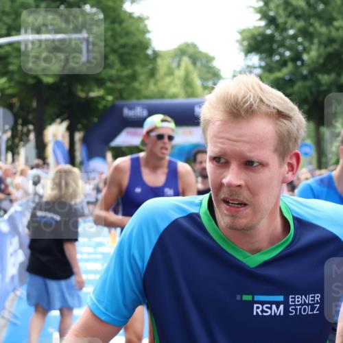 29.06.2025 - hella hamburg halbmarathon Zöllner http://msf.ph/oto/8193542 29.06.2025 10:34:54 Ziel 1217, 1562, 2879, 4477, 6704, 7466, 12204, 12751, 14388, 14629, 14952, 15991, 16712, 18183, 18237, 18419, 18837 meine-sportfotos.de