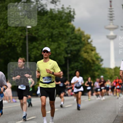 29.06.2025 - hella hamburg halbmarathon Dr. Thomas Lammeyer http://msf.ph/oto/8193551 29.06.2025 10:11:17 Kennedybrücke 4502, 5287, 5807, 5845, 5926, 6314, 6664, 10212, 10283, 10703, 11114, 11394 meine-sportfotos.de