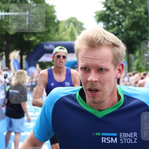 29.06.2025 - hella hamburg halbmarathon Zöllner http://msf.ph/oto/8193573 29.06.2025 10:34:54 Ziel 1217, 1562, 2879, 4477, 6704, 7466, 12204, 12751, 14388, 14629, 14952, 15991, 16712, 18183, 18237, 18419, 18837 meine-sportfotos.de