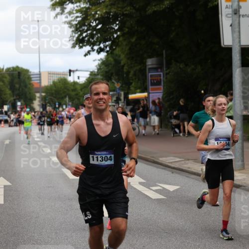 29.06.2025 - hella hamburg halbmarathon Yannick Fuchs http://msf.ph/oto/8193604 29.06.2025 10:31:22 20KM 1385, 1571, 2121, 3959, 5092, 5315, 5961, 6529, 6915, 7831, 8084, 8121, 9313, 10404, 10680, 10852, 11120, 11304, 11620, 11833, 12051, 12168, 12916, 13991, 14075, 16158, 17024, 17078, 17192, 17306, 17723, 18038, 18062, 18733 meine-sportfotos.de