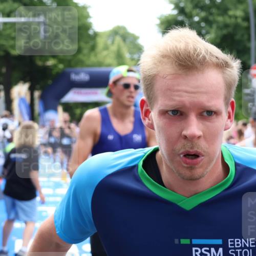 29.06.2025 - hella hamburg halbmarathon Zöllner http://msf.ph/oto/8193622 29.06.2025 10:34:54 Ziel 1217, 1562, 2879, 4477, 6704, 7466, 12204, 12751, 14388, 14629, 14952, 15991, 16712, 18183, 18237, 18419, 18837 meine-sportfotos.de