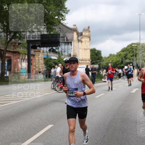 29.06.2025 - hella hamburg halbmarathon Yannick Fuchs http://msf.ph/oto/8193733 29.06.2025 10:44:08 20KM 1216, 1321, 2020, 2234, 2788, 3296, 3414, 3543, 3562, 3852, 3947, 4247, 4933, 5447, 5894, 5978, 6125, 6282, 7100, 7657, 8153, 8454, 8576, 8689, 8813, 8899, 8921, 9031, 9303, 9491, 9551, 9597, 9723, 10189, 10480, 11339, 11975, 12203, 12235, 12733, 13159, 13225, 13282, 13463, 13758, 13976, 14562, 14794, 14838, 15519, 15620, 15966, 16000, 16242, 16403, 16732, 16738, 16843, 16877, 16887, 17001, 17282, 17319, 18228, 18229, 18350, 18451, 18499, 18884, 18960 meine-sportfotos.de