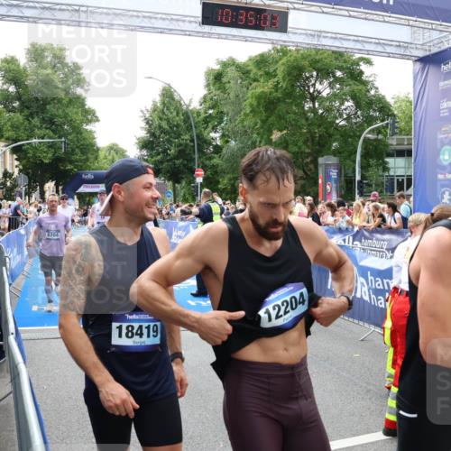 29.06.2025 - hella hamburg halbmarathon Zöllner http://msf.ph/oto/8193764 29.06.2025 10:35:02 Ziel 4477, 6704, 7972, 8864, 12044, 12751, 15391, 15902, 16140, 16177, 16712, 17643, 18183, 18220 meine-sportfotos.de