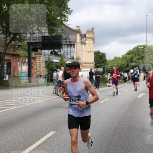 29.06.2025 - hella hamburg halbmarathon Yannick Fuchs http://msf.ph/oto/8193771 29.06.2025 10:44:08 20KM 1216, 1321, 2020, 2234, 2788, 3296, 3414, 3543, 3562, 3852, 3947, 4247, 4933, 5447, 5894, 5978, 6125, 6282, 7100, 7657, 8153, 8454, 8576, 8689, 8813, 8899, 8921, 9031, 9303, 9491, 9551, 9597, 9723, 10189, 10480, 11339, 11975, 12203, 12235, 12733, 13159, 13225, 13282, 13463, 13758, 13976, 14562, 14794, 14838, 15519, 15620, 15966, 16000, 16242, 16403, 16732, 16738, 16843, 16877, 16887, 17001, 17282, 17319, 18228, 18229, 18350, 18451, 18499, 18884, 18960 meine-sportfotos.de