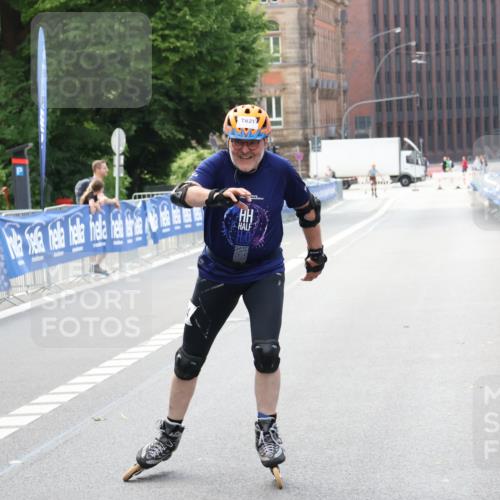 29.06.2025 - hella hamburg halbmarathon Strokosch-Dieckow http://msf.ph/oto/8193992 29.06.2025 09:36:54 Ziel 20094 meine-sportfotos.de