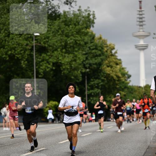 29.06.2025 - hella hamburg halbmarathon Dr. Thomas Lammeyer http://msf.ph/oto/8194057 29.06.2025 10:11:20 Kennedybrücke 4502, 5287, 5807, 5845, 5926, 6517, 7503, 10283, 10700, 10703, 11114, 11394 meine-sportfotos.de