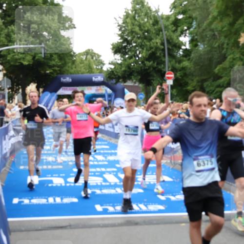 29.06.2025 - hella hamburg halbmarathon Zöllner http://msf.ph/oto/8194073 29.06.2025 10:45:22 Ziel 2188, 2367, 2470, 3186, 5706, 6054, 9105, 10064, 11469, 12783, 15563, 15636, 15741, 15760, 16513, 17499 meine-sportfotos.de