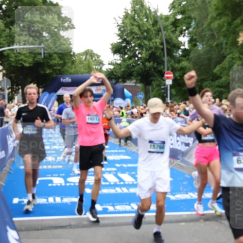 29.06.2025 - hella hamburg halbmarathon Zöllner http://msf.ph/oto/8194099 29.06.2025 10:45:23 Ziel 1697, 2188, 2367, 2470, 3186, 5706, 9105, 10064, 11469, 12783, 14703, 15563, 15636, 15741, 15760, 16513, 17499 meine-sportfotos.de
