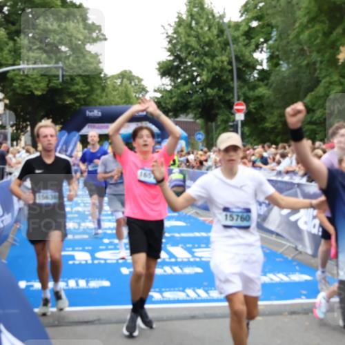 29.06.2025 - hella hamburg halbmarathon Zöllner http://msf.ph/oto/8194142 29.06.2025 10:45:23 Ziel 1697, 2188, 2367, 2470, 3186, 5706, 9105, 10064, 11469, 12783, 14703, 15563, 15636, 15741, 15760, 16513, 17499 meine-sportfotos.de