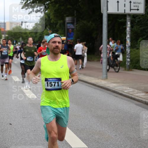29.06.2025 - hella hamburg halbmarathon Yannick Fuchs http://msf.ph/oto/8194156 29.06.2025 10:31:31 20KM 1385, 1411, 1571, 2121, 3959, 4865, 5092, 5315, 5961, 6529, 7482, 7831, 8084, 8121, 8362, 9296, 9313, 10680, 10738, 11120, 11833, 13972, 16523, 17024, 17192, 17306, 17658, 17723, 18038, 18062, 18384, 18733, 18824 meine-sportfotos.de