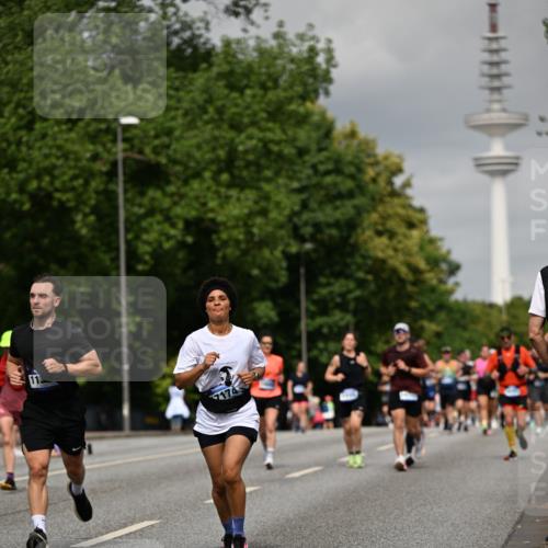 29.06.2025 - hella hamburg halbmarathon Dr. Thomas Lammeyer http://msf.ph/oto/8194207 29.06.2025 10:11:20 Kennedybrücke 4502, 5287, 5807, 5845, 5926, 6517, 7503, 10283, 10700, 10703, 11114, 11394 meine-sportfotos.de
