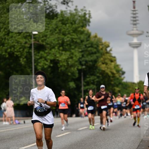 29.06.2025 - hella hamburg halbmarathon Dr. Thomas Lammeyer http://msf.ph/oto/8194274 29.06.2025 10:11:21 Kennedybrücke 4502, 5287, 5807, 5845, 5926, 6517, 7503, 8585, 10283, 10700, 10703, 11114, 11394 meine-sportfotos.de