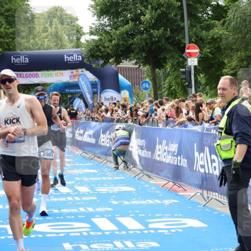 29.06.2025 - hella hamburg halbmarathon Zöllner http://msf.ph/oto/8194288 29.06.2025 10:35:10 Ziel 4740, 7628, 7972, 8901, 11559, 14069, 16963, 16964, 17022 meine-sportfotos.de