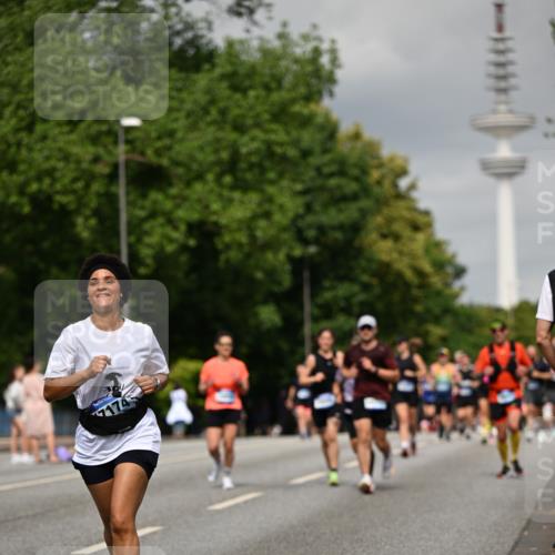 29.06.2025 - hella hamburg halbmarathon Dr. Thomas Lammeyer http://msf.ph/oto/8194307 29.06.2025 10:11:22 Kennedybrücke 4262, 4502, 5287, 5807, 5845, 5926, 6517, 6833, 7503, 8585, 10283, 10700, 10703, 11114, 11394 meine-sportfotos.de