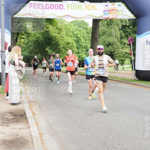 29.06.2025 - hella hamburg halbmarathon MichiJ http://msf.ph/oto/8194320 29.06.2025 10:20:20 Zwischen KM18-KM19 3201, 7481, 9381, 10017, 11413, 16508, 18235 meine-sportfotos.de