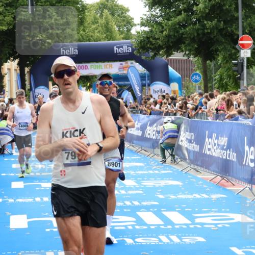 29.06.2025 - hella hamburg halbmarathon Zöllner http://msf.ph/oto/8194353 29.06.2025 10:35:10 Ziel 4740, 7628, 7972, 8901, 11559, 14069, 16963, 16964, 17022 meine-sportfotos.de