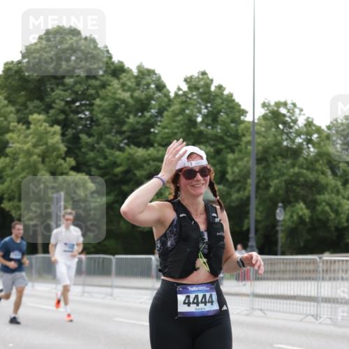 29.06.2025 - hella hamburg halbmarathon Jannik Wohlers http://msf.ph/oto/8194439 29.06.2025 10:24:30 Lombardsbrücke 1740, 2108, 2249, 4008, 4010, 4444, 5126, 7778, 9573, 11400, 11816, 11817, 14898, 15124, 15942, 17185, 17535, 17954, 18194, 18198 meine-sportfotos.de